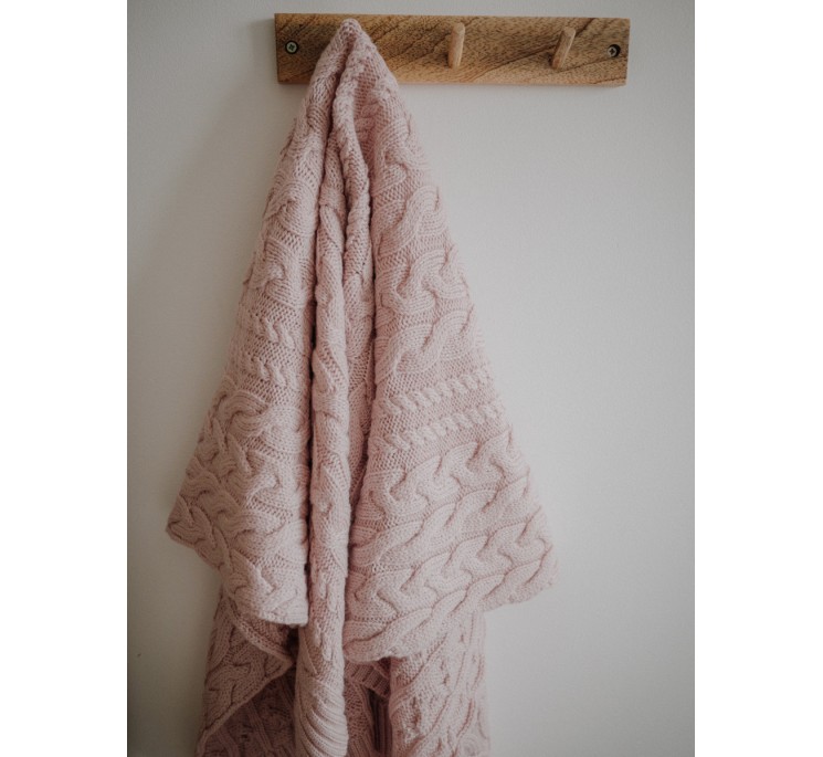Kocyk warkocz ze 100% wełny merino powder pink - premium collection