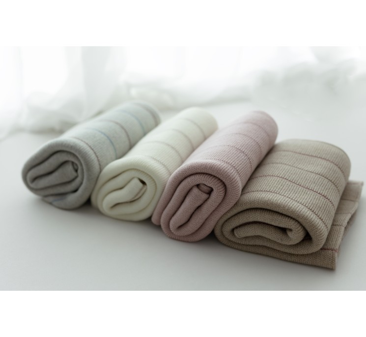Kocyk ze 100% wełny merino powder pink Lines - premium collection - MY MEMI