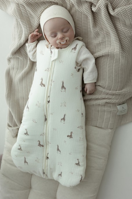 Śpiworek z organicznego muślinu 0 - 5 mies. 2.5 TOG - giraffes - MY MEMI