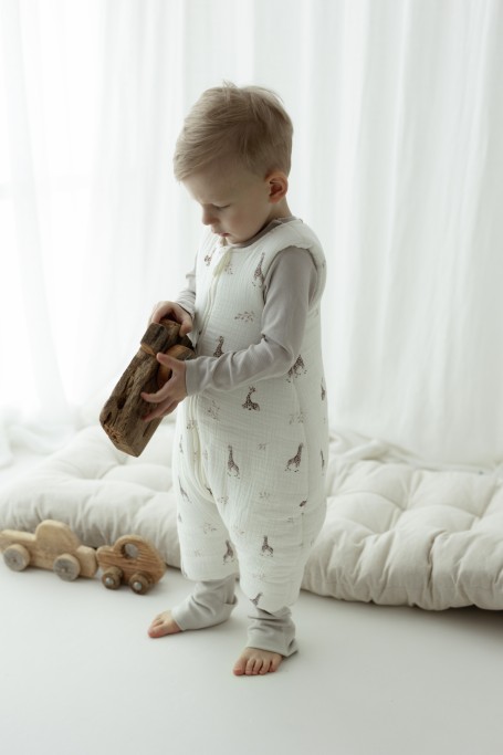 Śpiworek z organicznego muślinu z nogawkami 1 - 3 lata 2.5 TOG - giraffes - MY MEMI 2