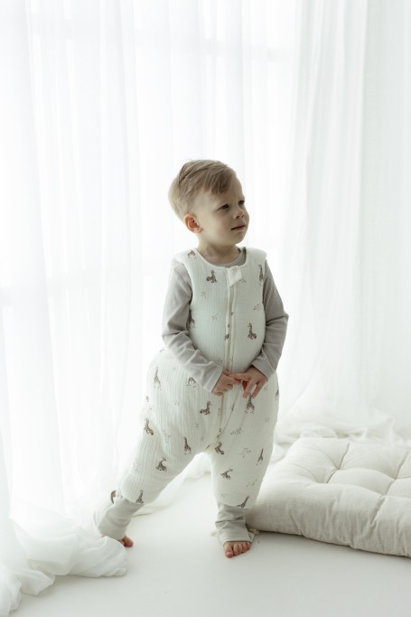 Śpiworek z organicznego muślinu z nogawkami 1 - 3 lata 2.5 TOG - giraffes - MY MEMI