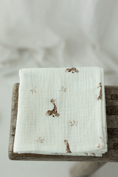 Otulacz muślinowy z bawełny organicznej 100x100 - giraffes