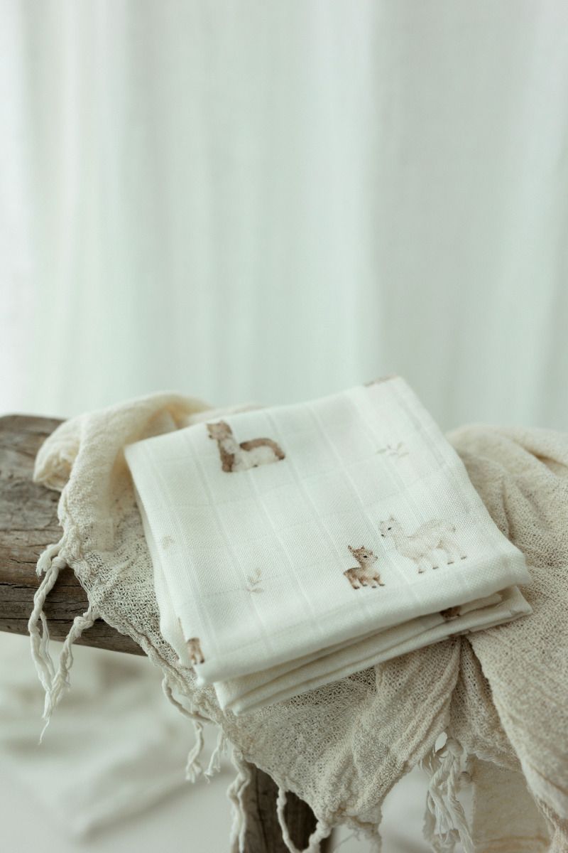 Bambusowa pieluszka muślinowa 65x65 - alpacas OUTLET