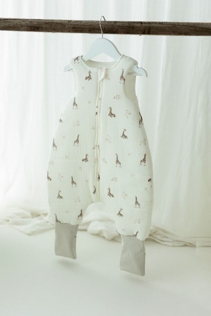 Śpiworek z organicznego muślinu z nogawkami 1 - 3 lata 2.5 TOG - giraffes