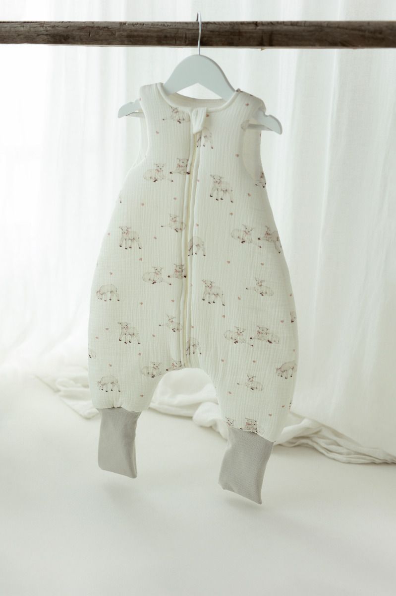 Śpiworek z organicznego muślinu z nogawkami 1 - 3 lata 2.5 TOG - little sheeps OUTLET